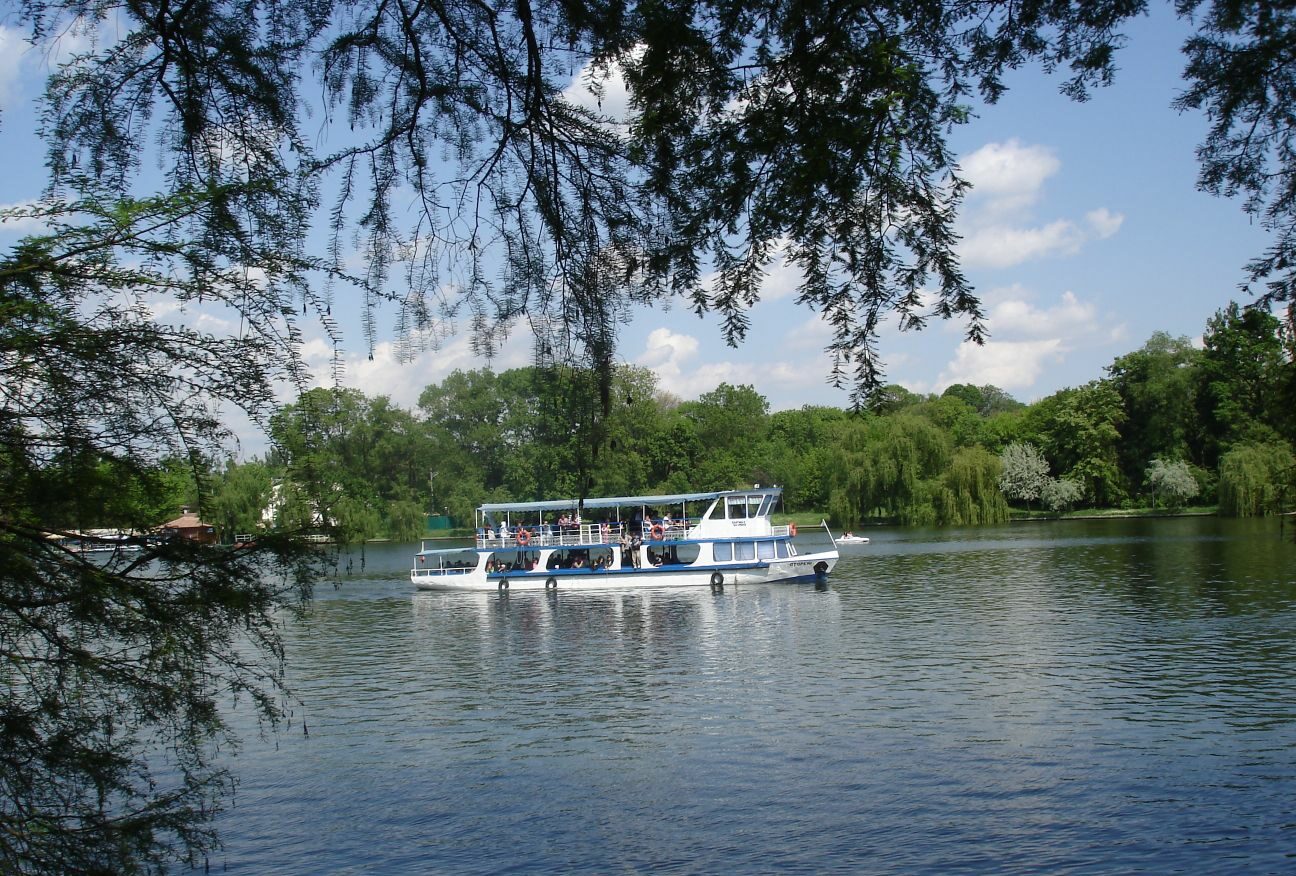 PRIVATE BOAT PARTY (WITH DRINKS)